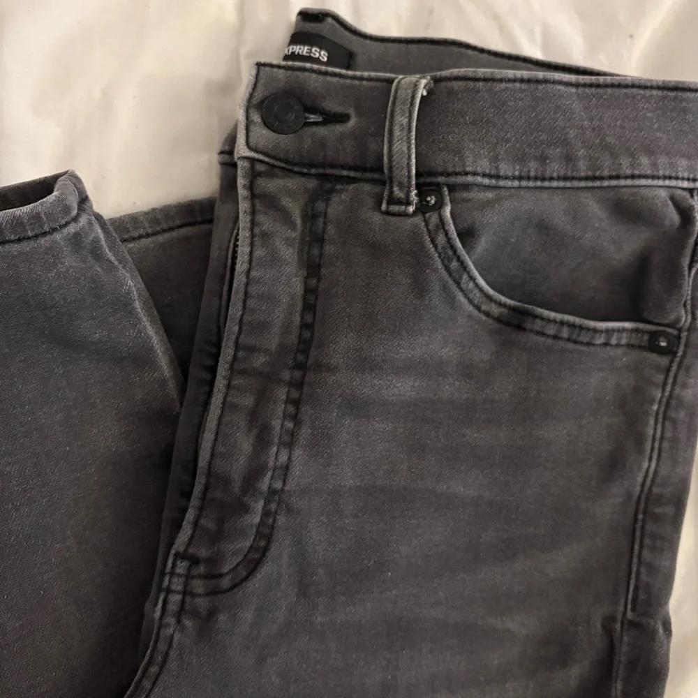 Express Skinny High Rise Jeans - Picture 5 of 5
